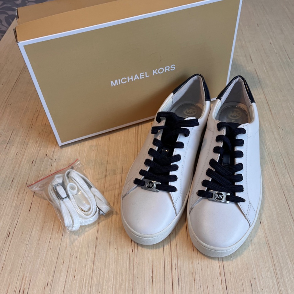Michael Kors Women's Irving Lace-Up Sneakers Optic White/Navy (NIB)